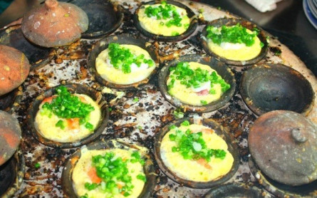 Banh Khot – A tasty crispy pancake in southern Viet Nam
