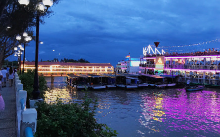 NINH KIEU QUAY AND CAI RANG FLOATING MARKET- MEKONG ECO TOUR