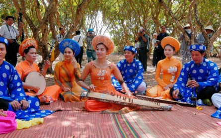 Southern Vietnam Folk Music- MEKONG ECO TOUR